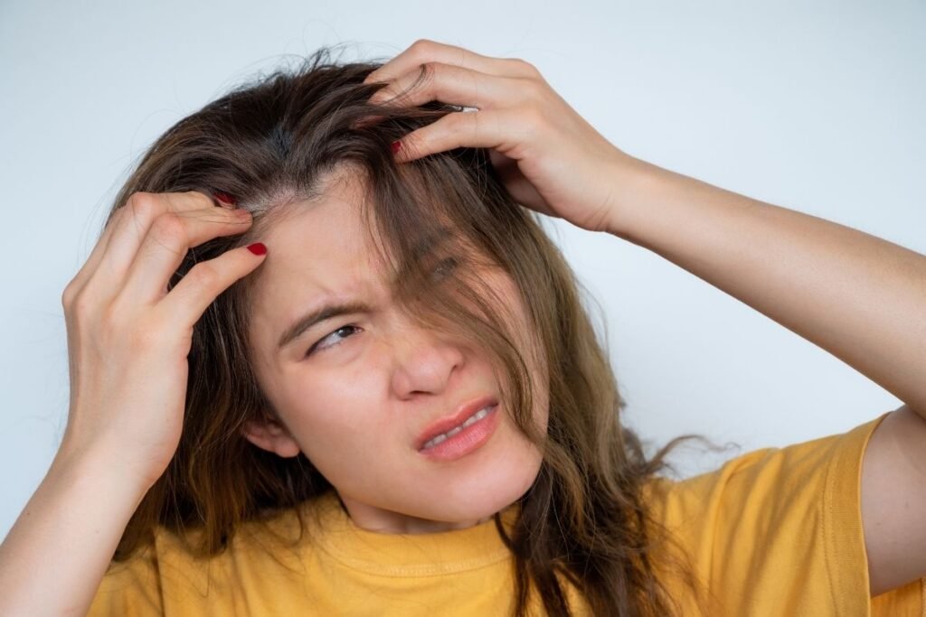 Hodebunn som klør – 5 årsaker og legens beste råd