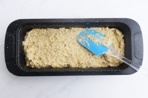 Slik baker du proteinbrød i brødform som støtter treningen din